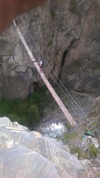Der Klettersteig überquert die Durance